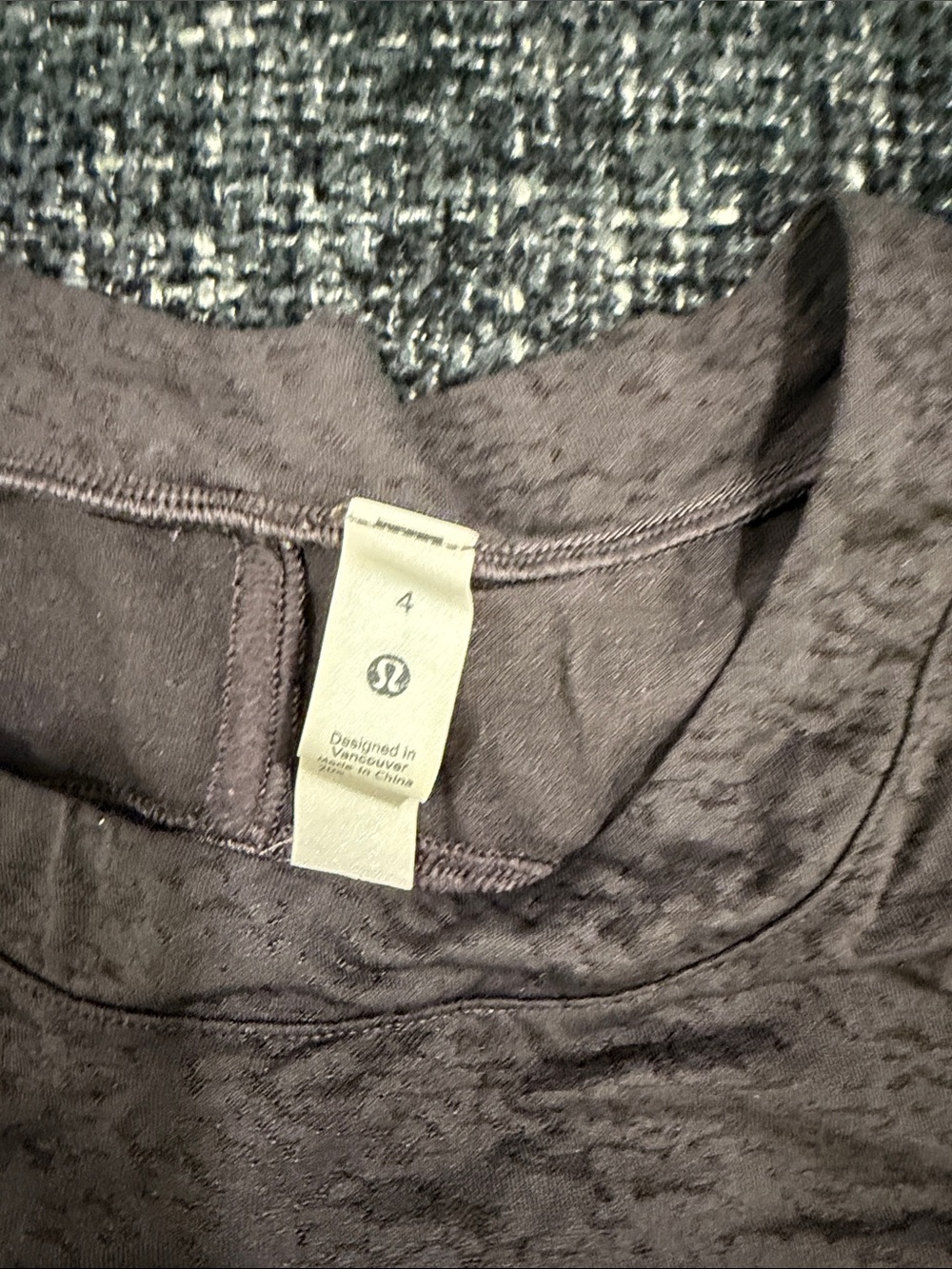lululemon athletica Sleeveless Textured Crop Top - Charcoal Gray size 4 - Picture 2 of 3